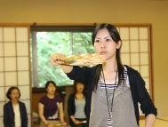 Teaching extends to practical Noh acting methods, which students can experience for themselves. 