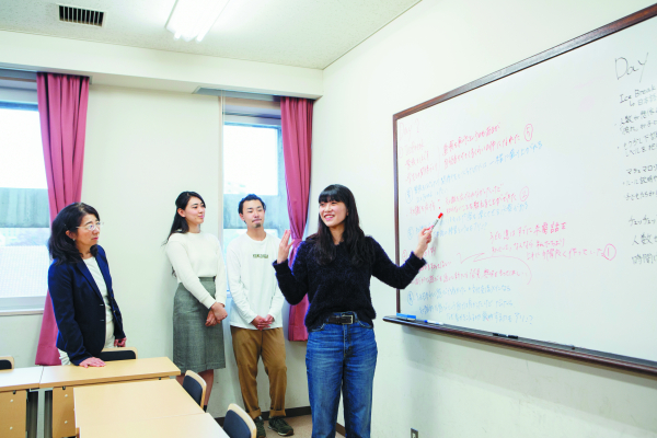 Presentations on discoveries in the field are given in follow-up classes.